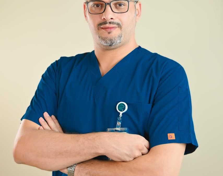 د. الدحلان:  العلاج الطبيعي  يلعب دورًا أساسيًا في علاج مشكلات العمود الفقري