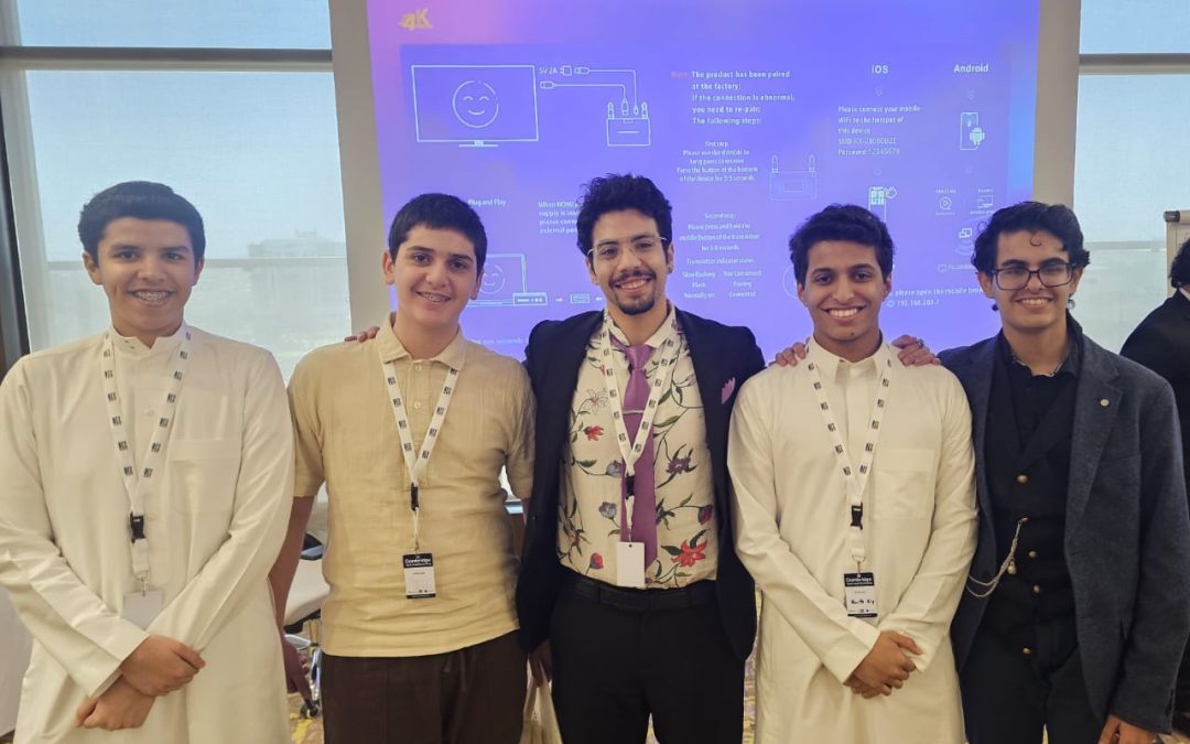 استضافــــة أول معسكــــر تدريبـــي للقيادة و التكنولوجيـــا مـــن كامبريــــدج فــي السعوديــة بالريــــاض   الطلبــــة يدعمــــون رؤيـــة المملكـــة العربيــة السعوديـــة 2030 فـــي برنامـــج القيـــادة الشبابيـــة الافتتاحــــــي ل ALearningLab