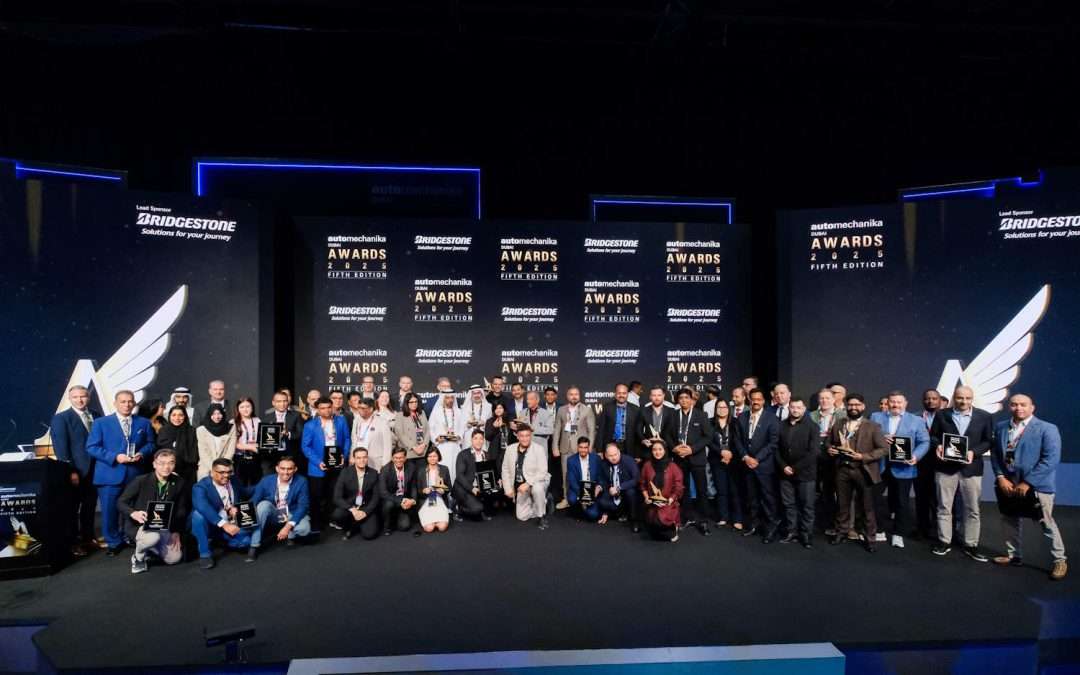 جوائز أوتوميكانيكا دبي 2025 تُكرّم اللواء المتقاعد محمد الزفين المهيري بجائزة التقدير الخاصة