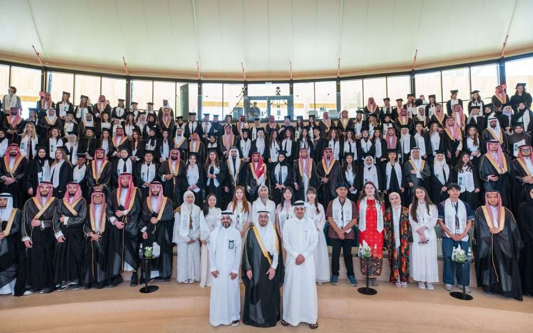 مجمع الملك سلمان العالمي يحتفل بتخريج 166 متعلمًا ومتعلمةً من مركز أبجد لتعليم اللغة العربية