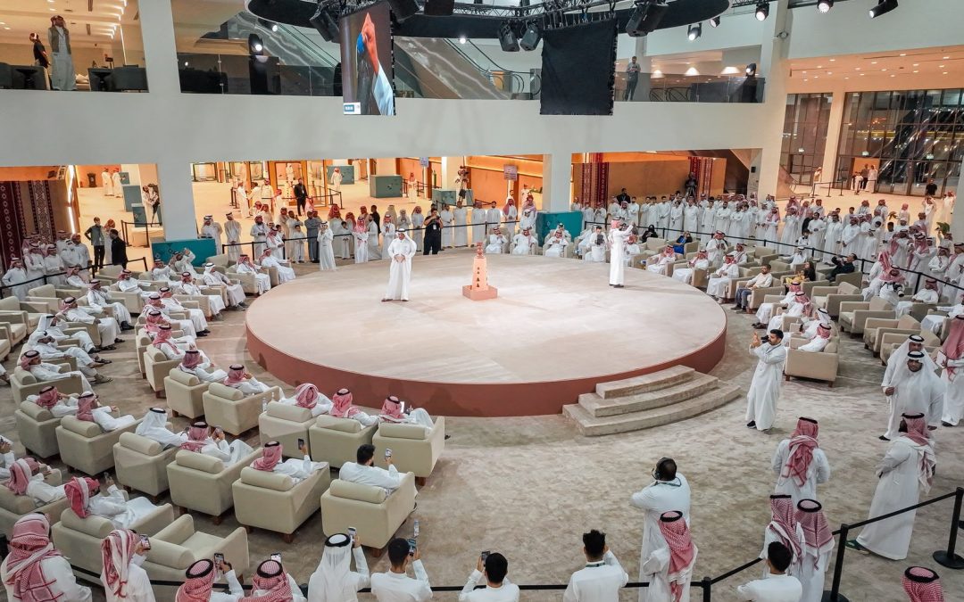 بيع صقرين بـ 380 ألف ريال في الليلة العاشرة لمنصة المزاد الدولي لمزارع إنتاج الصقور 2026