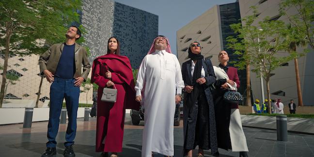 اسم من ذهب وهياطٌ من العيار الثقيل عائلة “الذهبي” حديث مجالس الرياض في كوميديا نتفليكس الجديدة “المهايطية”