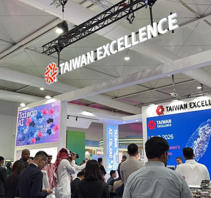 Advantech تدفع بالذكاء الاصطناعي إلى قلب المصانع والمدن الذكية عبر حلول Edge AI